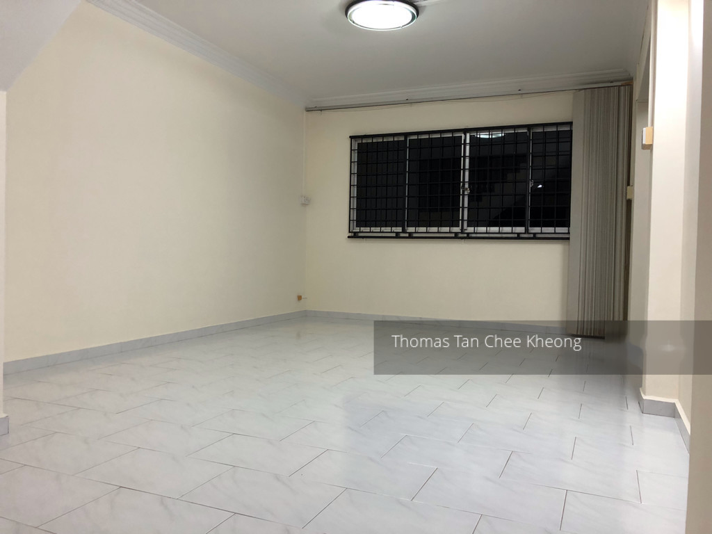 Hougang Avenue 8 thumbnail photo